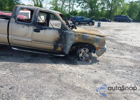 2005 Chevrolet Silverado 1500 Z71 из США, поврежденный, VIN 1GCEK19B65E260861